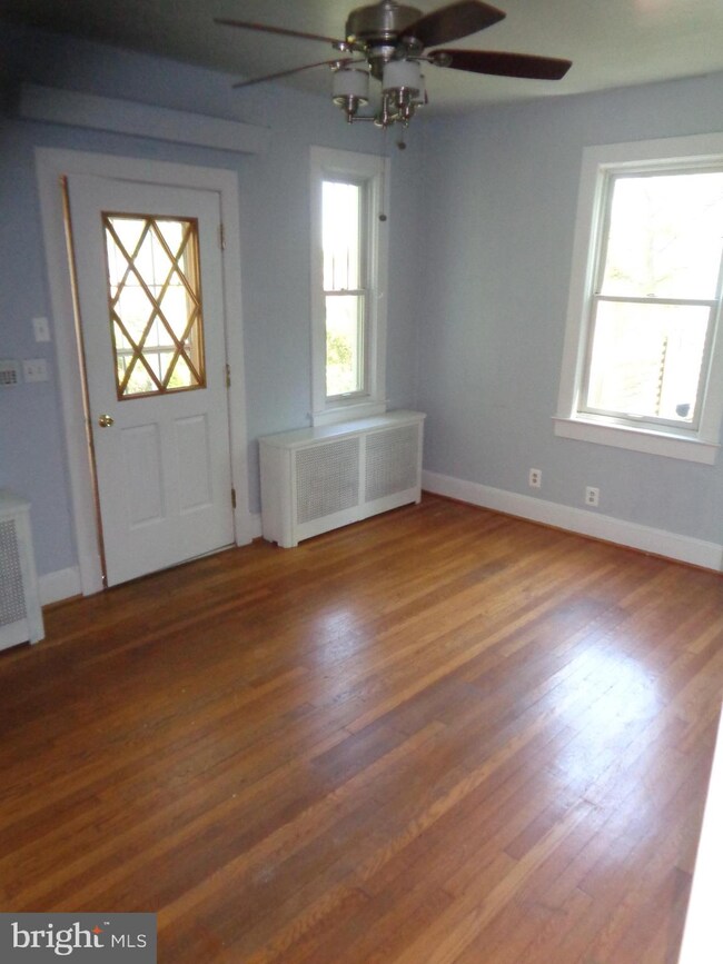 605 Ethan Allen Ave, Takoma Park, MD 20912 - photo 2