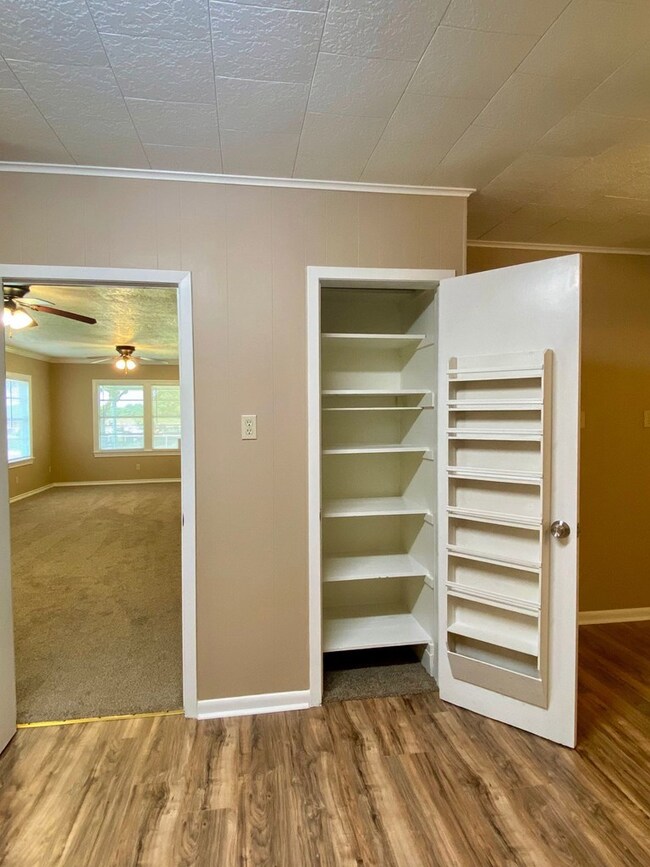 208 Cedarvale Rd, Bay City, TX 77414 - photo 5