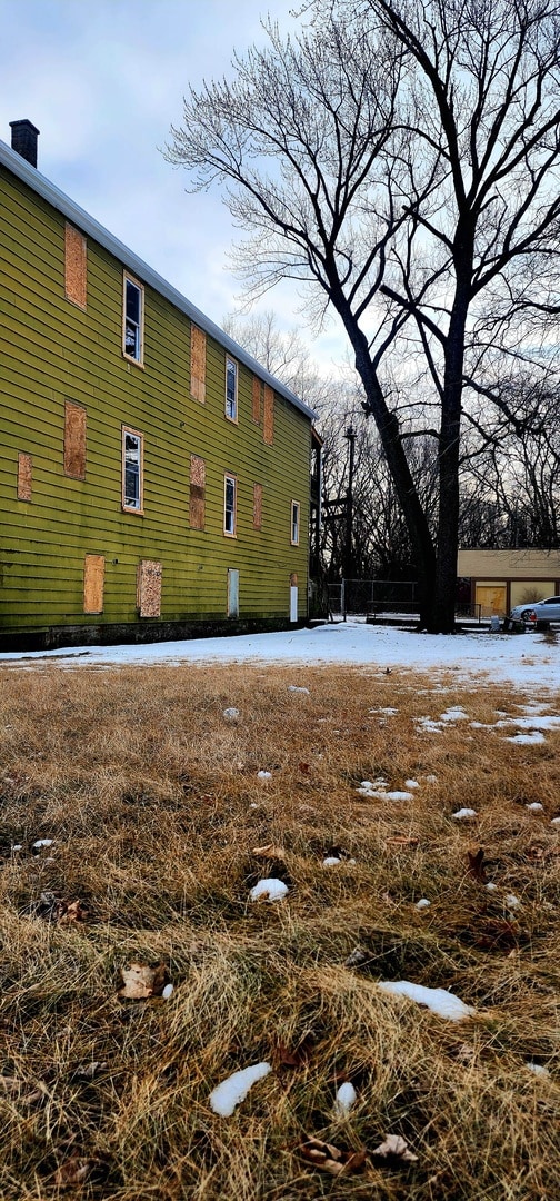 8507 S Brandon Ave, Chicago, IL 60617 - photo 4