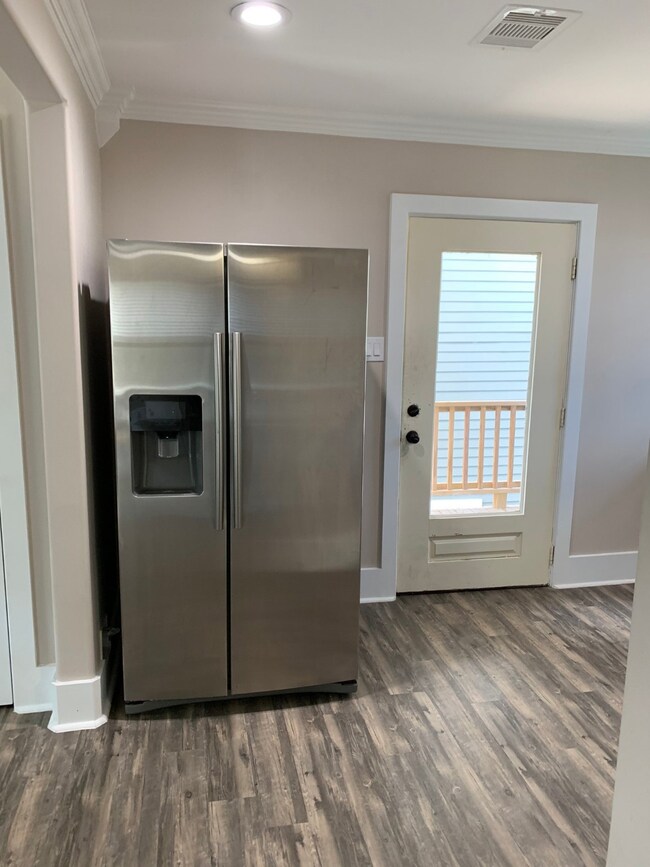 6613 N Main St unit B, Houston, TX 77009 - photo 2