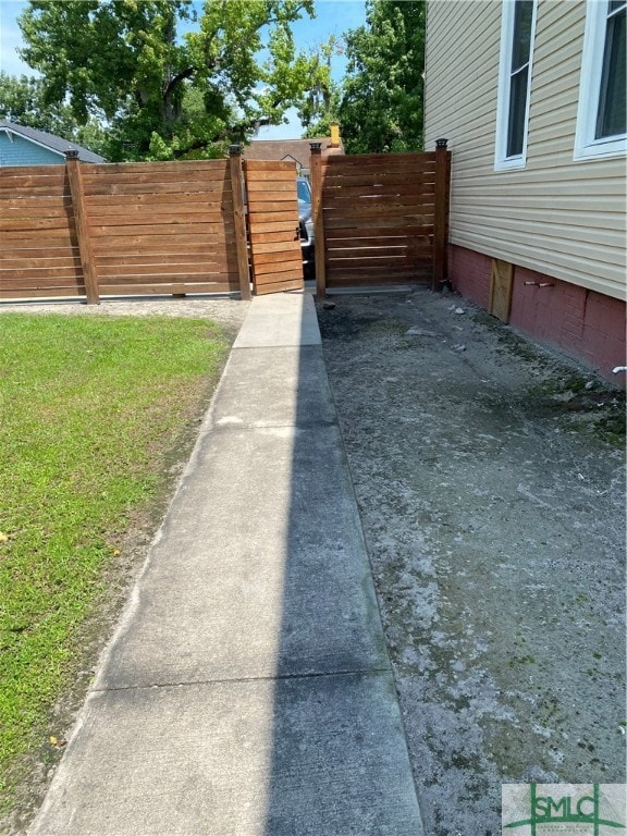 1015 E 32nd St, Savannah, GA 31401 - photo 2