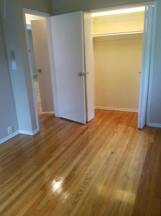 2 Sutton Dr unit P-04, Matawan, NJ 07747 - photo 2