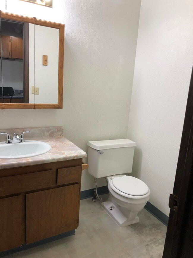 3400 Eureka St unit 308, Anchorage, AK 99503 - photo 4