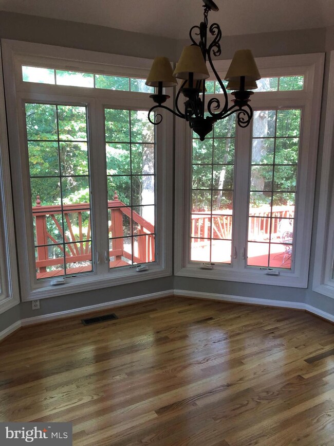 9400 Meadow Crossing Way, Fairfax Station, VA 22039 - photo 4