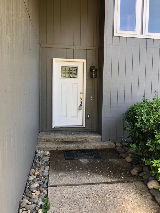 3905 Oro St, Redding, CA 96001 - photo 7