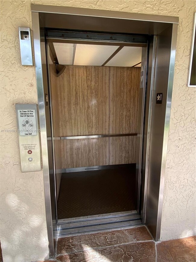 Plantation Racquet Club unit 4052, Plantation, FL 33324 - photo 5