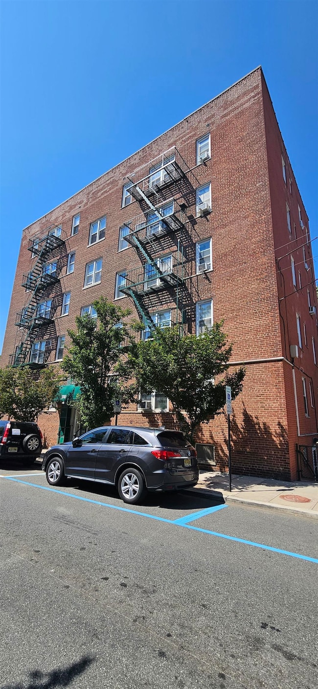 1700 Kennedy Blvd unit 31, Union City, NJ 07087 - photo 2