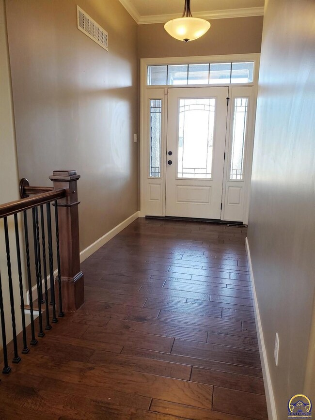 8016 SW 28th Cir, Topeka, KS 66614 - photo 3