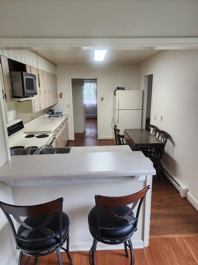 341 E Grayson St, Hillsville, VA 24343 - photo 4