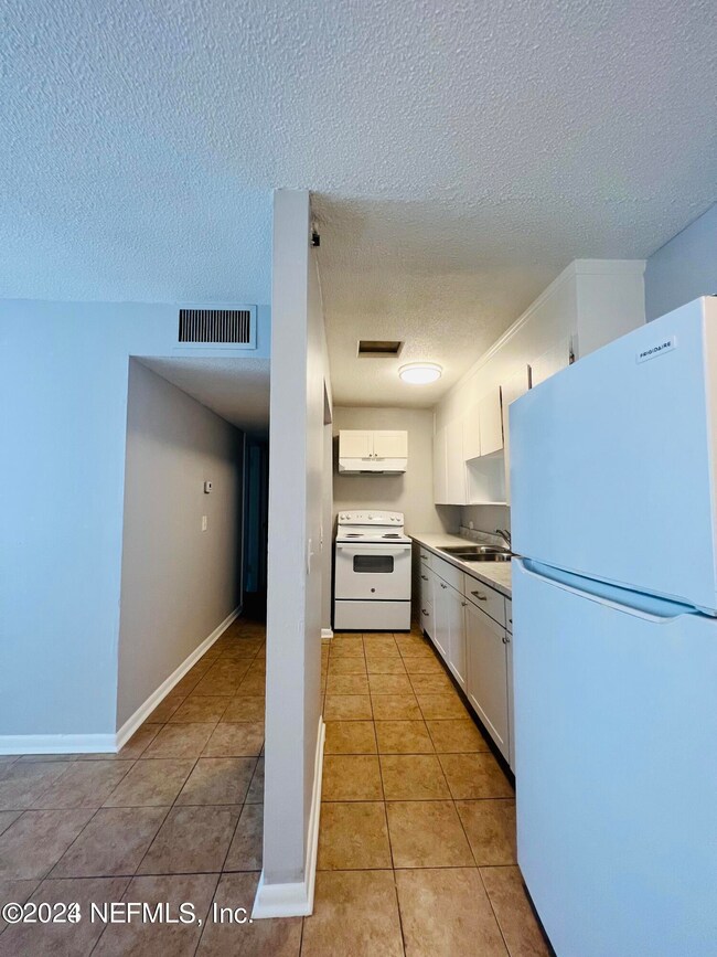 1124 Woodruff Ave unit 4, Jacksonville, FL 32205 - photo 5