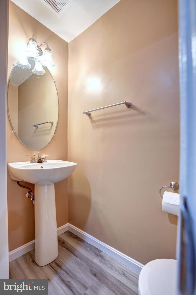 45611 Iron Horse Terrace, Sterling, VA 20166 - photo 4