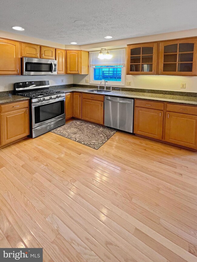 800 Cypress Point Cir, Bowie, MD 20721 - photo 7