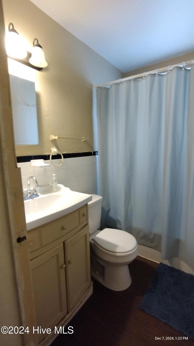 1011 S Pearson St, Greensboro, NC 27406 - photo 5