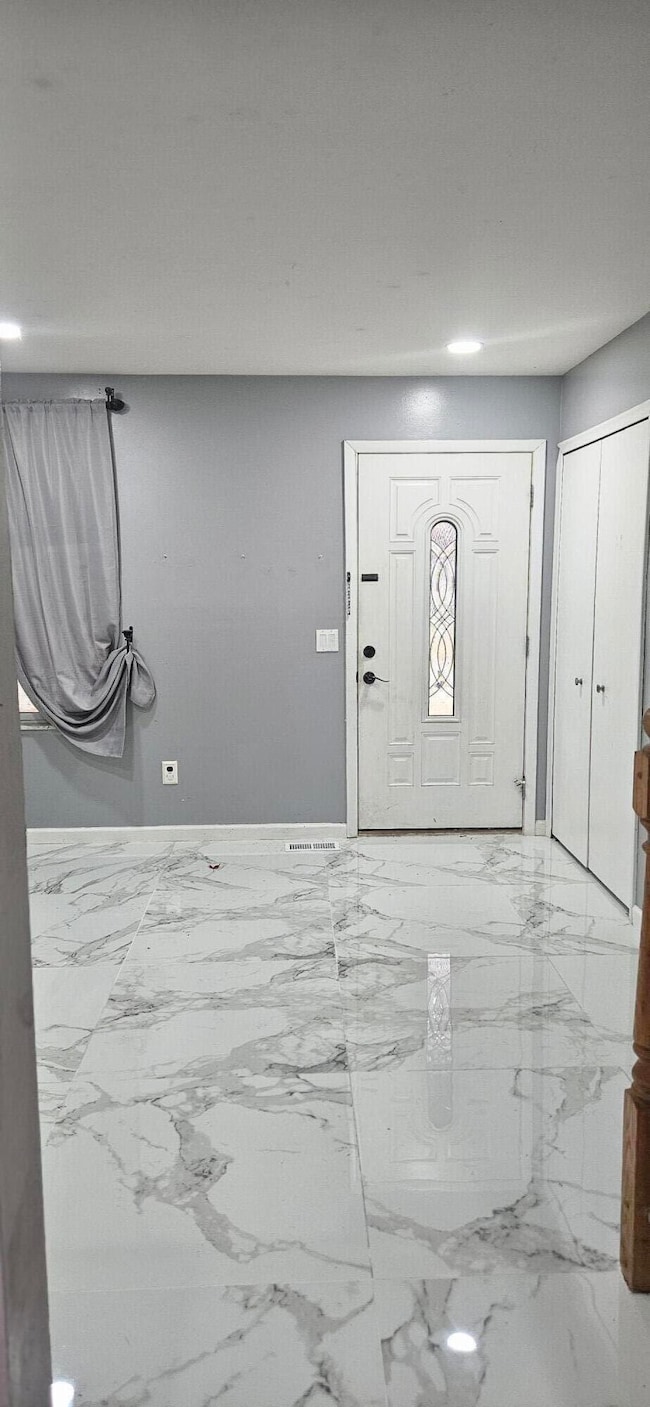 29730 Mackenzie Cir E, Warren, MI 48092 - photo 3