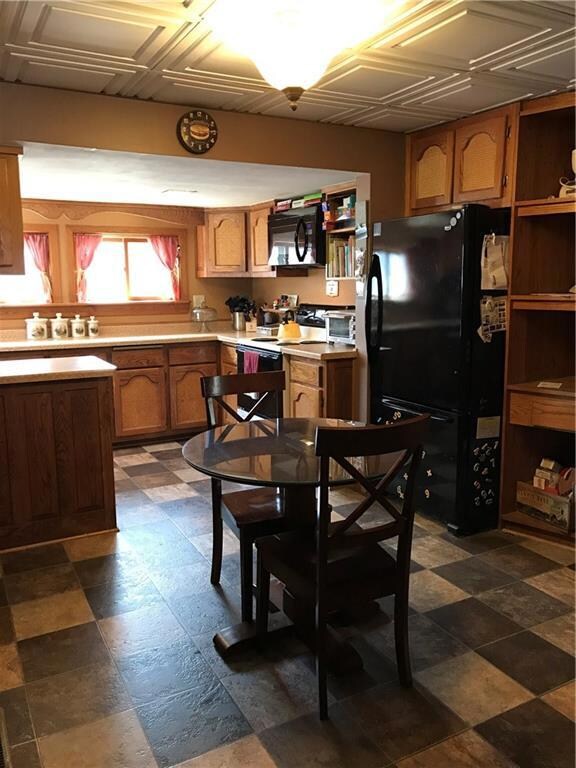 1802 11th St E unit E, Menomonie, WI 54751 - photo 4