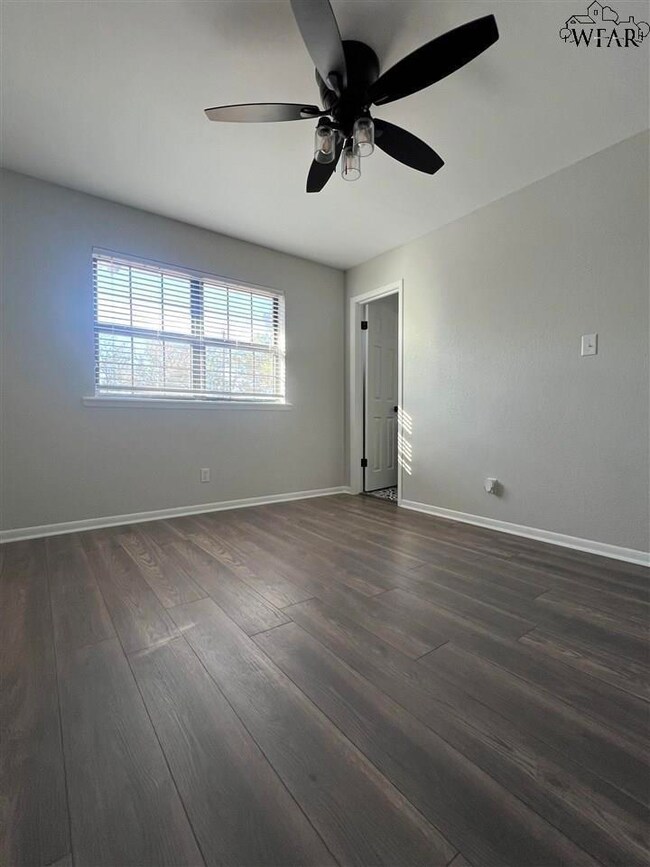 1301 Hunt St, Wichita Falls, TX 76302 - photo 4