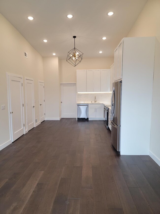 431 Gregory Ave unit 2, Weehawken, NJ 07086 - photo 5