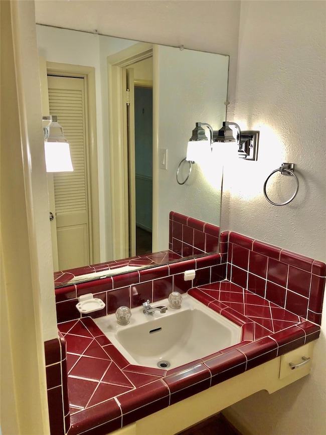 7121 Fisher Rd, Dallas, TX 75214 - photo 7