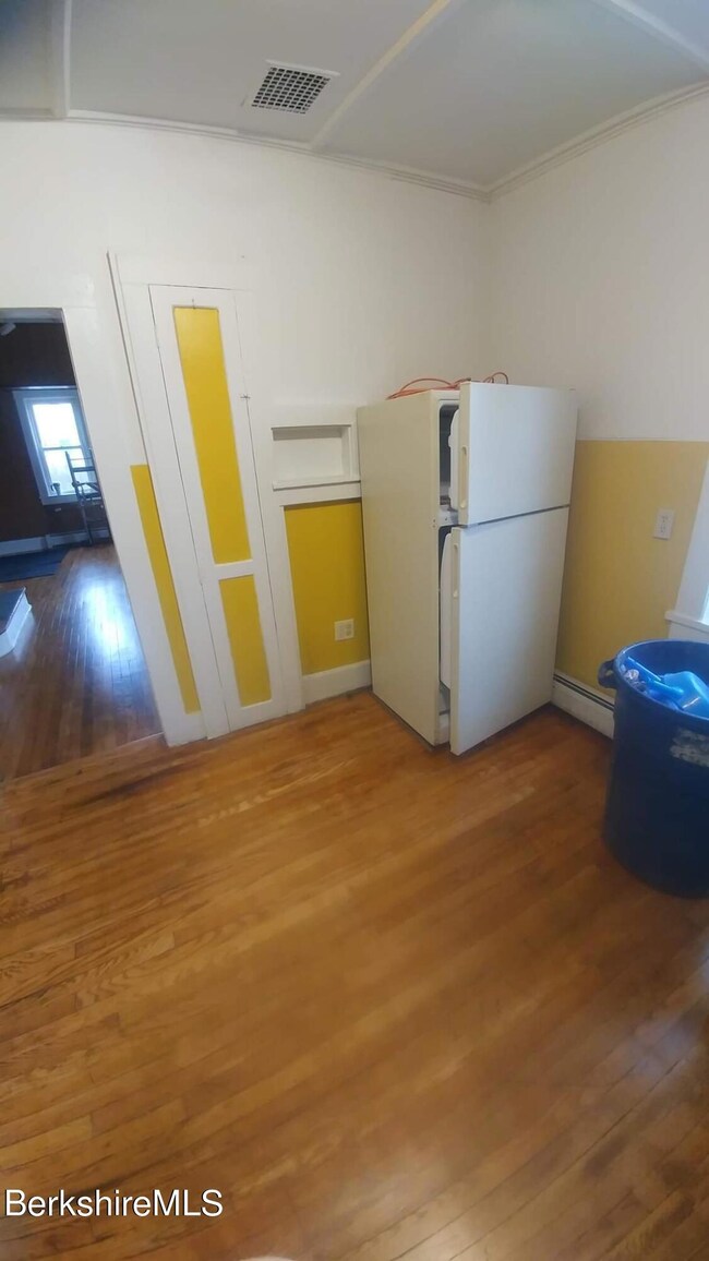 31 Porter St unit 33, North Adams, MA 01247 - photo 6