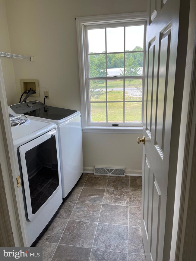 166 S Lime St unit 1, Quarryville, PA 17566 - photo 7
