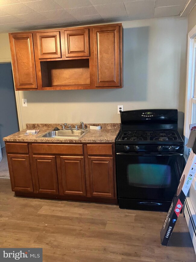 116 S Warner St unit 1ST FLOOR, Woodbury, NJ 08096 - photo 5