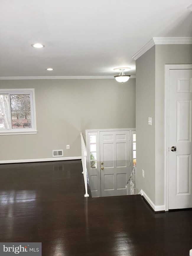 12814 Pine Tree Ln, Fort Washington, MD 20744 - photo 6