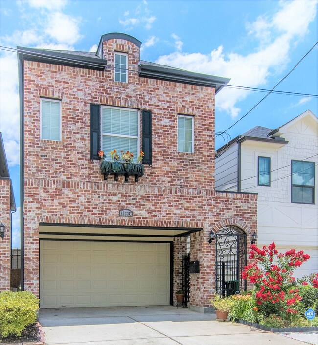 Large 2 car garage and private driveway that can a