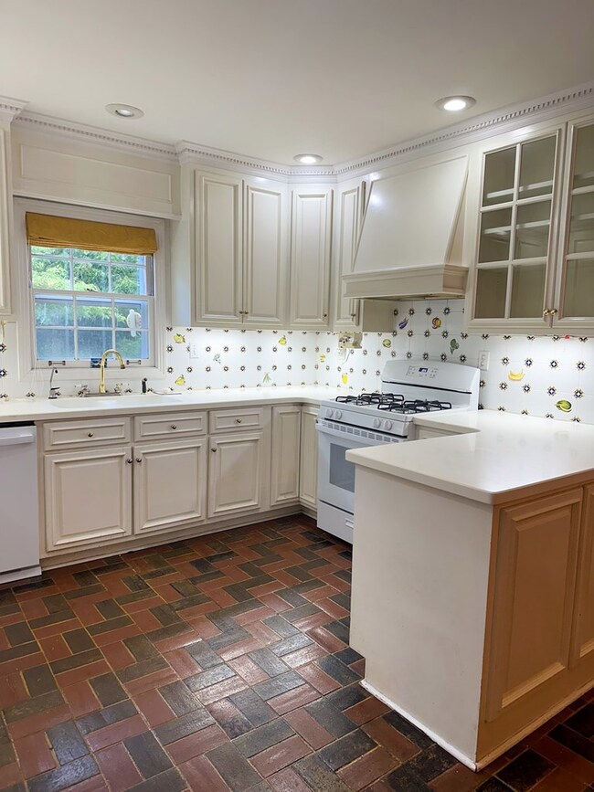 335 N Eufaula Ave, Eufaula, AL 36027 - photo 7