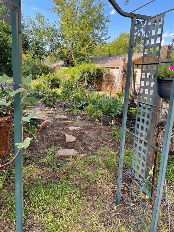 THIS HIDDEN GARDEN IS CALLING YOU AND ITS QUIET AND SECLUDED