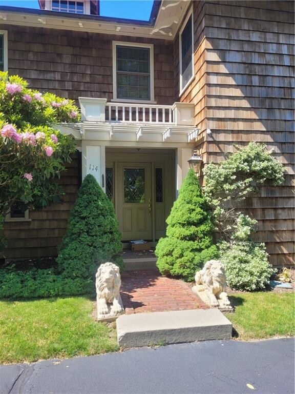114 Rhode Island Ave, Newport, RI 02840 - photo 2