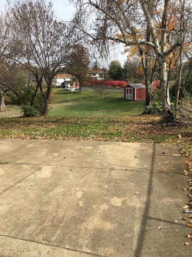 8508 Hudson Ln, Louisville, KY 40291 - photo 5