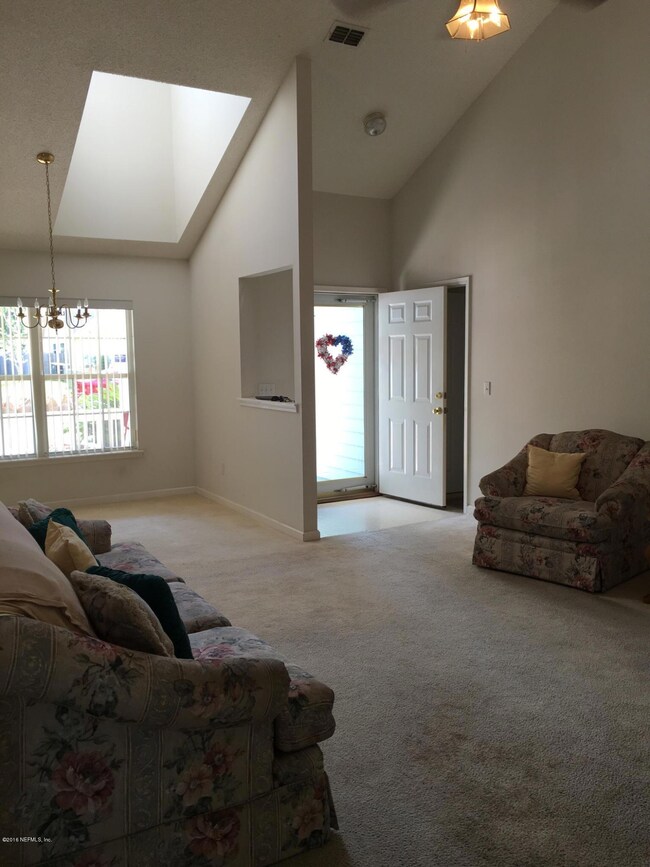 4822 Rossie Ln, Jacksonville, FL 32210 - photo 3