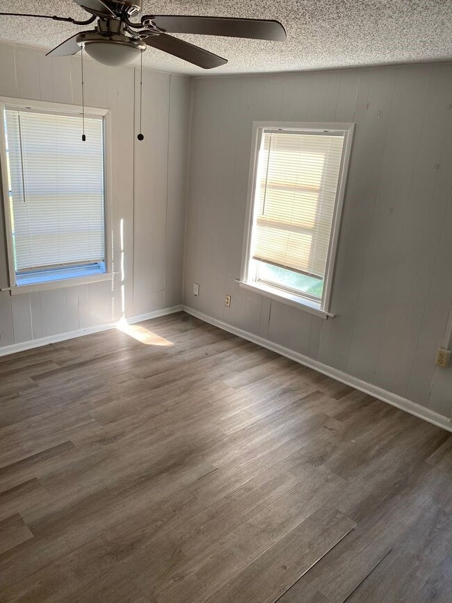 1301 Whitson St, Bay City, TX 77414 - photo 5