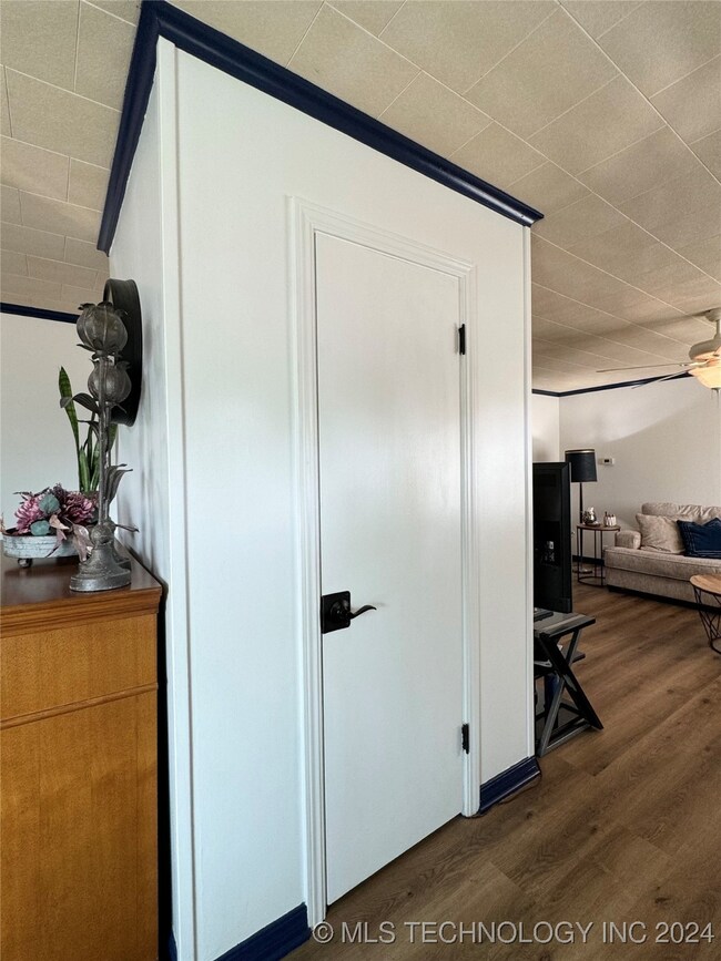 802 E 5th St, Cushing, OK 74023 - photo 6