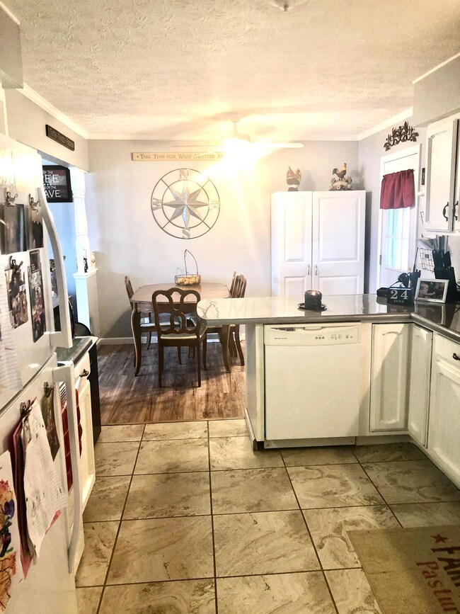 16705 Pontiac Place, Ashville, OH 43103 - photo 7