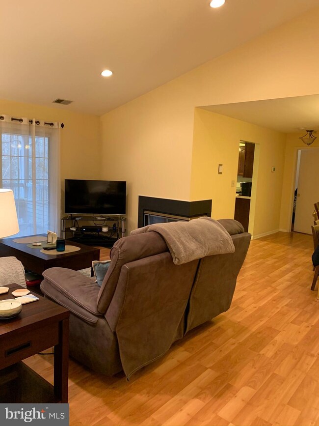 114 Cascade Ct unit 11, Princeton, NJ 08540 - photo 3