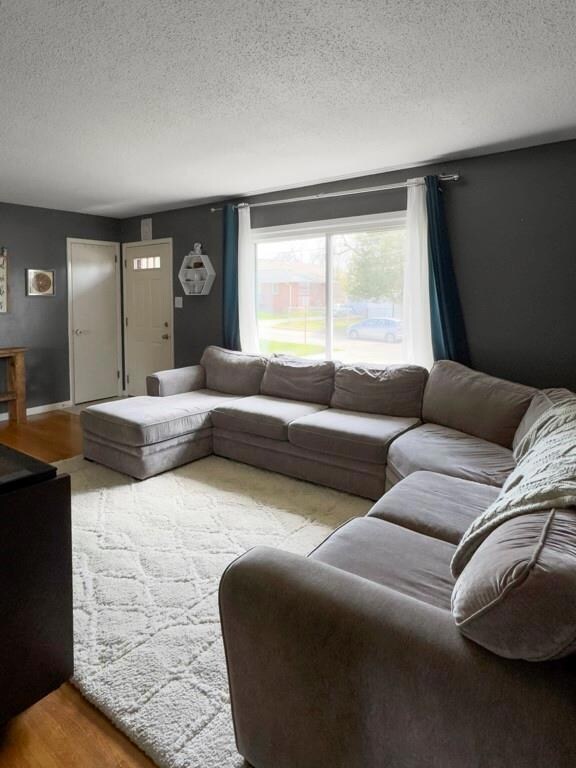 2642 E Sheridan Ave, Des Moines, IA 50317 - photo 4