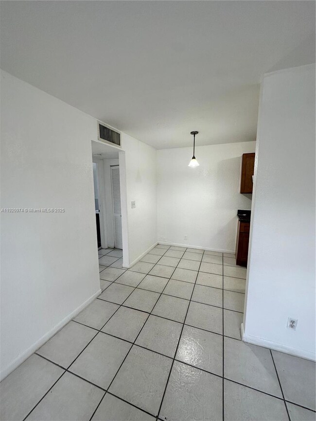 2534 NW 139th St unit 3, Opa Locka, FL 33054 - photo 4