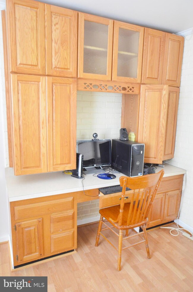 9314 Santayana Dr, Fairfax, VA 22031 - photo 2