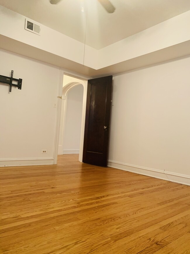 6316 N Rockwell St unit 2, Chicago, IL 60659 - photo 6