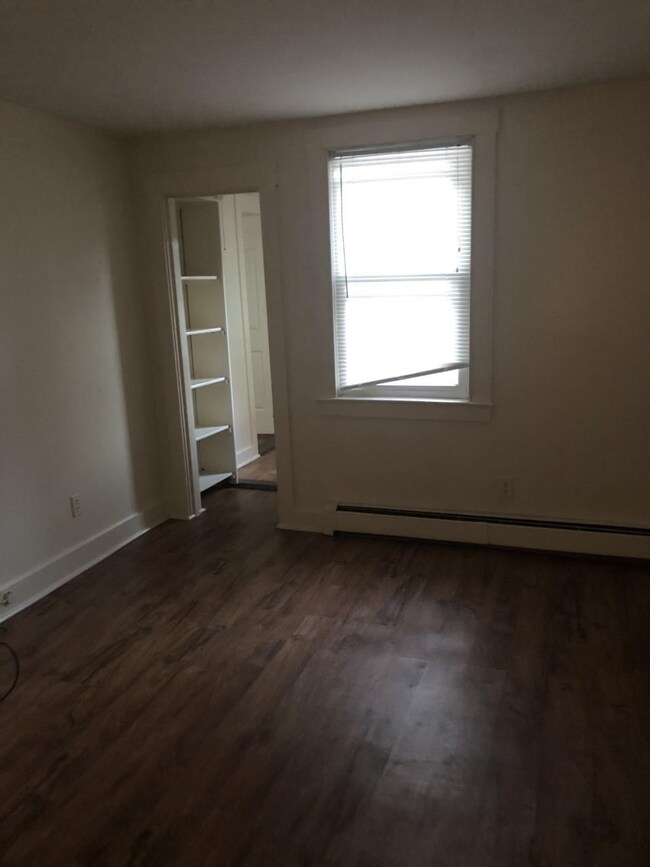 14 Exeter St, Newmarket, NH 03857 - photo 6