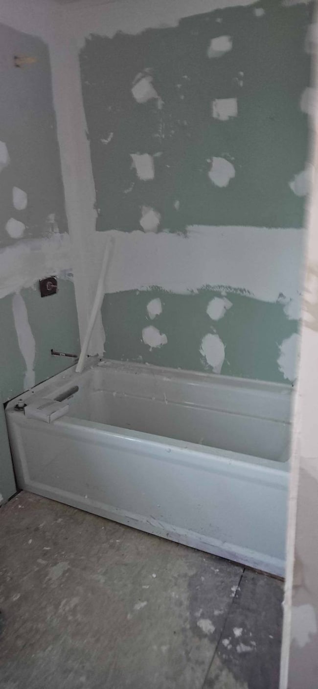 903 Kyle St, La Follette, TN 37766 - photo 5