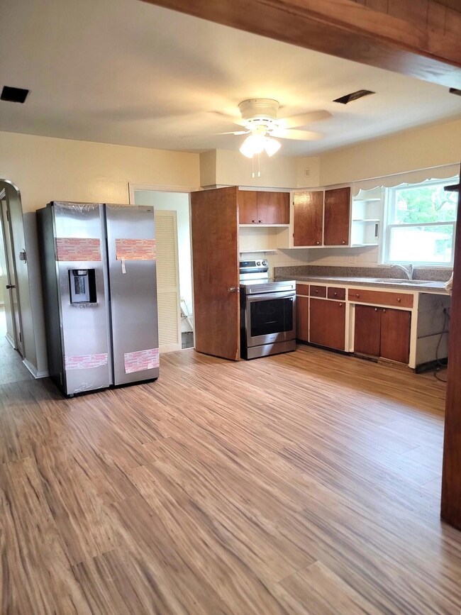 2429 Chambers Ave, Columbus, OH 43223 - photo 6