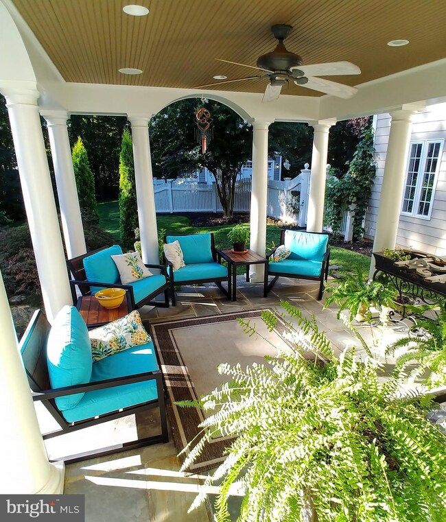 15416 Kentwell Cir, Centreville, VA 20120 - photo 5