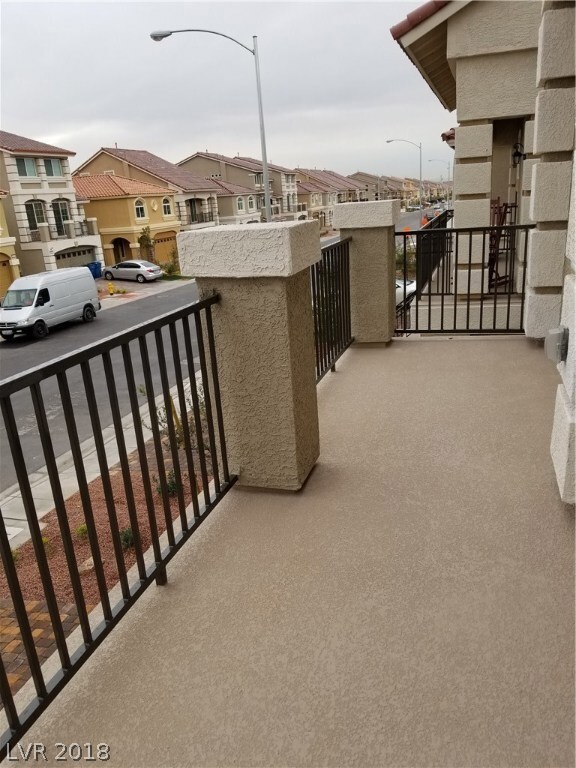 6425 Jackson Spring Rd, Las Vegas, NV 89118 - photo 6