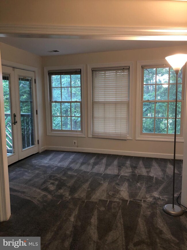 8111 Lacy Dr, Manassas, VA 20109 - photo 6