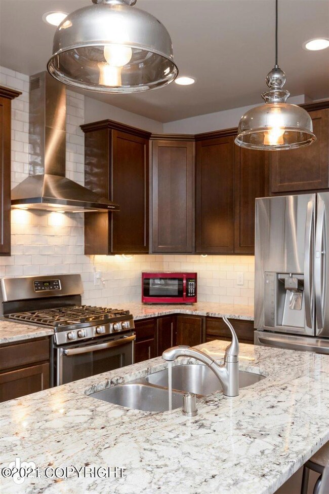 Kitchen w/ Granite Counters