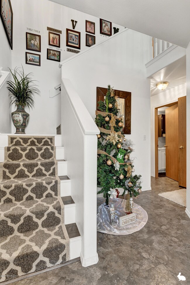 7_StairwayHallway