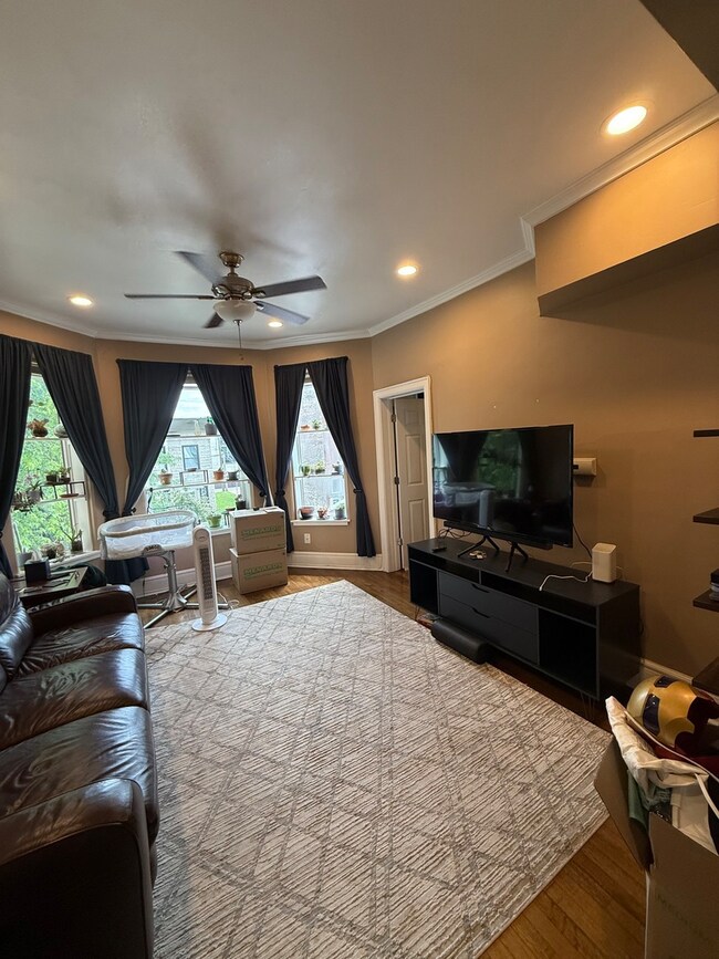 3252 W Crystal St unit 2, Chicago, IL 60651 - photo 4