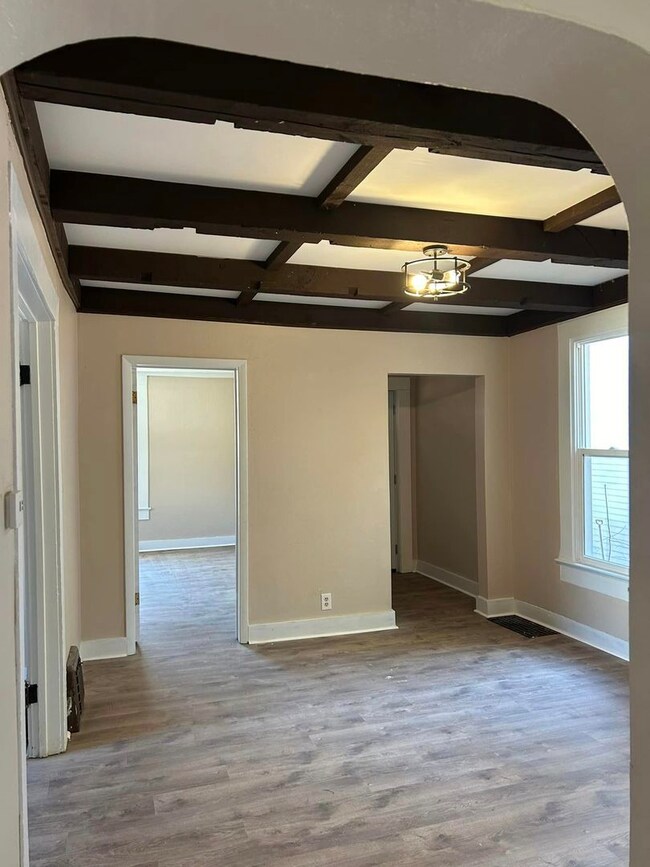 1335 N Bourland Ave, Peoria, IL 61606 - photo 5